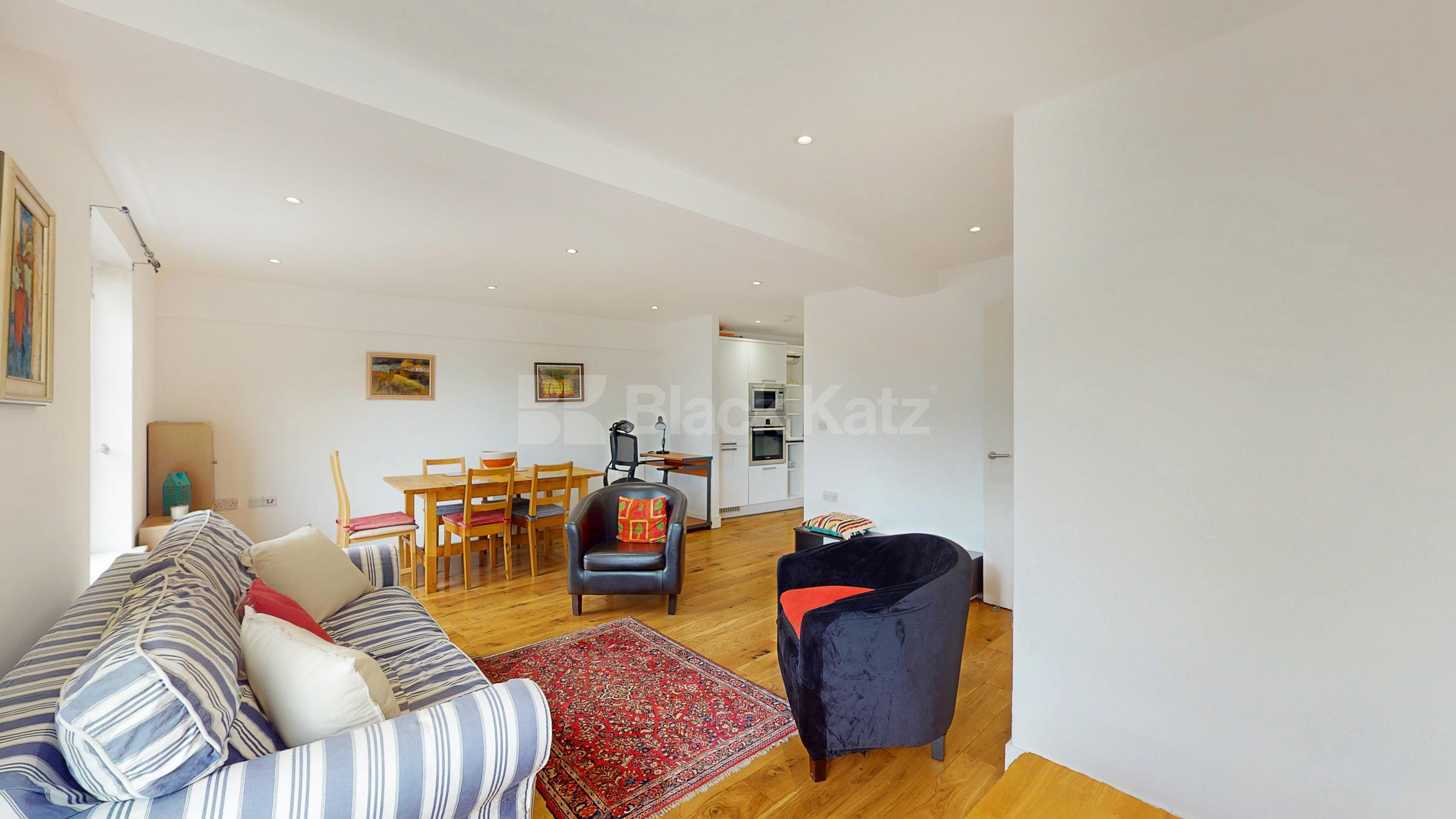 Bright & Spacious 2 Bed Apartment Moments from King’s Cross York Way, Holloway N7
